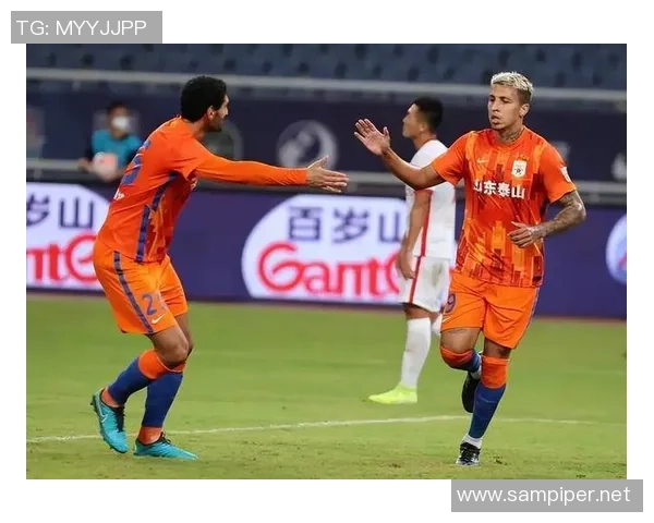 重庆足球队以58分领跑世锦赛积分榜展现强劲实力